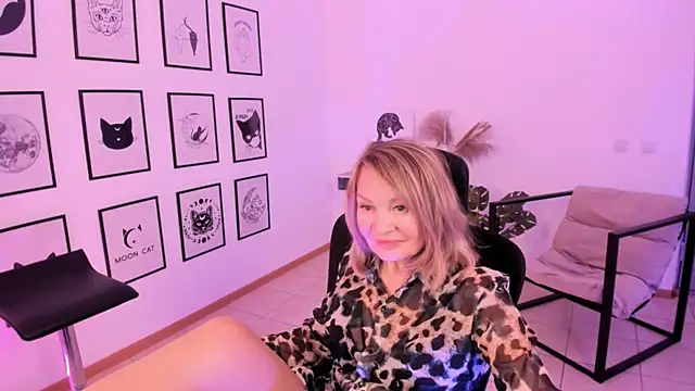 RosalindaFortuna online show from January 13, 2:42 pm