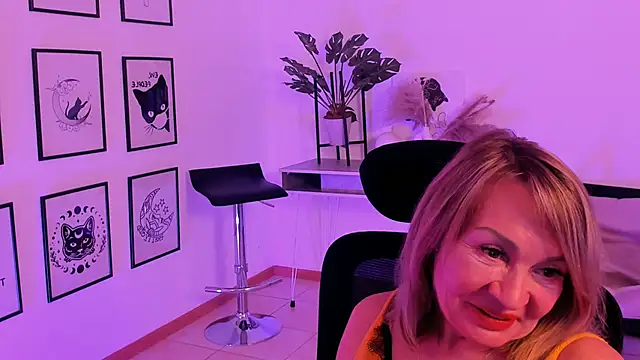 RosalindaFortuna online show from January 27, 2:13 pm