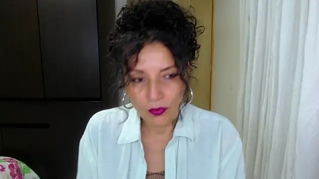 arianna ros3 online show from May 6, 1:47 am
