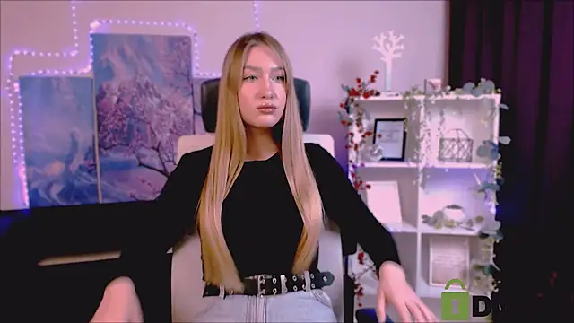 playful sophie online show from February 19, 9:03 pm