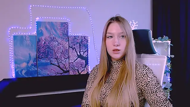 playful sophie online show from February 21, 3:45 am