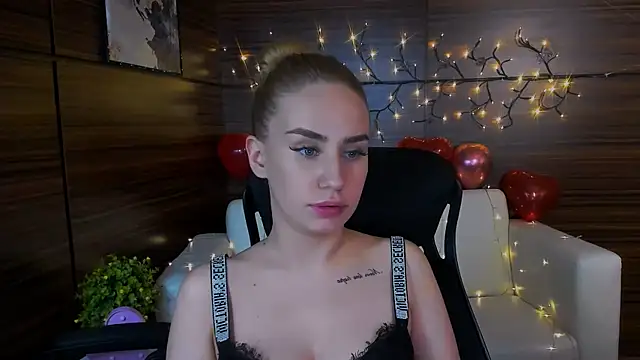 playful sophie online show from March 4, 1:01 am