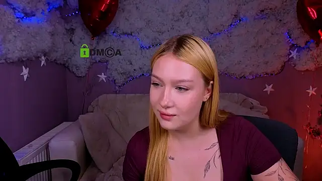 Snapshot of playful_sophie chatting on June 24, 7:13 pm playful sophie online show from June 24, 7:13 pm