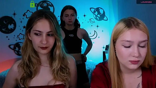 Snapshot of playful_sophie chatting on June 30, 7:26 pm playful sophie online show from June 30, 7:26 pm