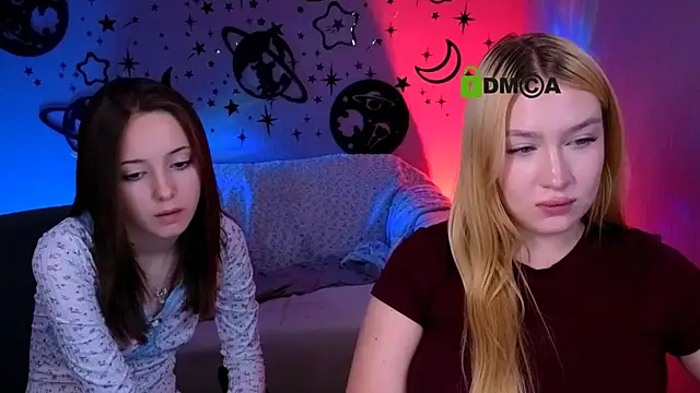 Snapshot of playful_sophie chatting on July 2, 3:23 am playful sophie online show from July 2, 3:23 am