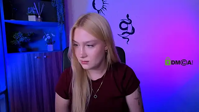 Snapshot of playful_sophie chatting on July 22, 7:16 pm playful sophie online show from July 22, 7:16 pm