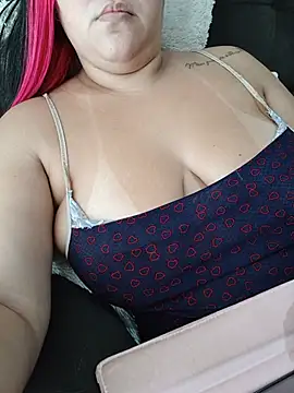 Snapshot of Paolaa_hoot chatting on August 8, 2:41 pm Paolaa hoot online show from August 8, 2:41 pm