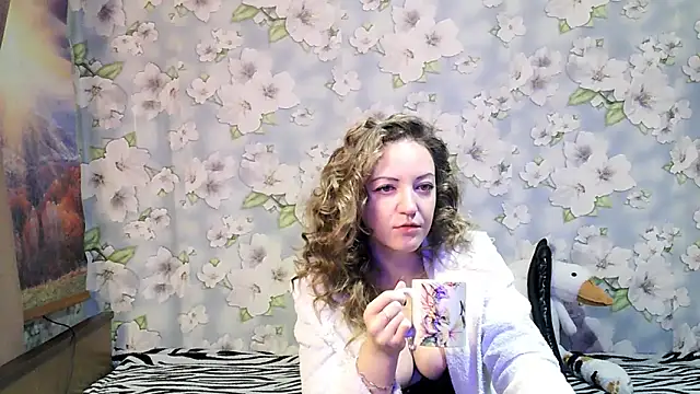 KattyLuuu online show from October 18, 8:53 pm