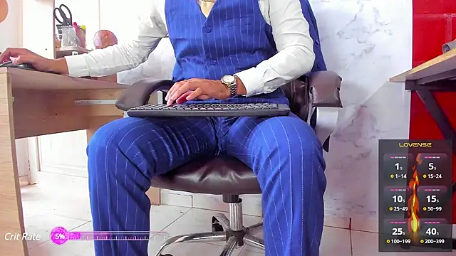 Snapshot of Hideintheoffice chatting on March 20, 4:42 pm Hideintheoffice online show from March 20, 4:42 pm