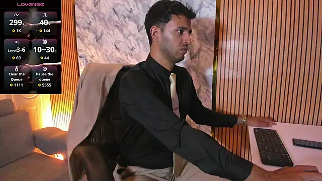 Snapshot of Hideintheoffice chatting on October 10, 1:37 am Hideintheoffice online show from October 10, 1:37 am