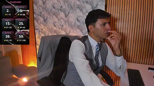 Snapshot of Hideintheoffice chatting on October 11, 3:06 am Hideintheoffice online show from October 11, 3:06 am