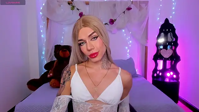 Camillesanto online show from February 1, 11:58 pm