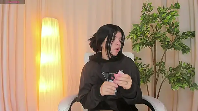 Maddy bennet online show from March 6, 4:08 am