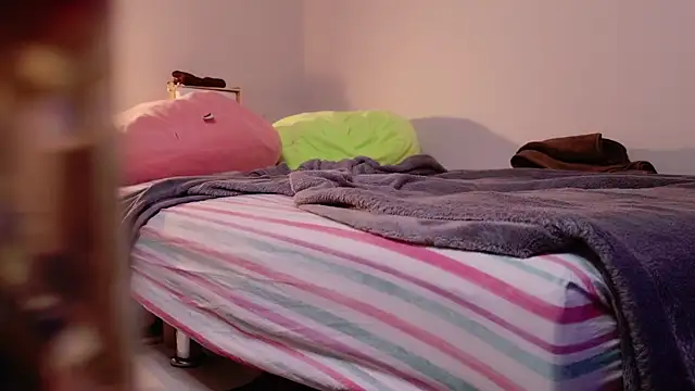 Night Scoop Cam online show from December 23, 4:39 pm