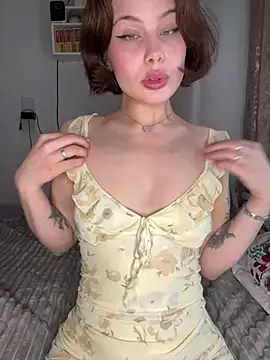 Snapshot of AmmyRich1 chatting on July 8, 6:40 am AmmyRich1 online show from July 8, 6:40 am