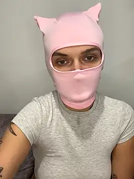 Nikki Hoee online show from November 23, 3:45 pm