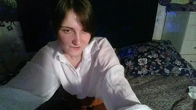 Snapshot of AlexsandraZoomer chatting on December 18, 6:14 pm AlexsandraZoomer online show from December 18, 6:14 pm
