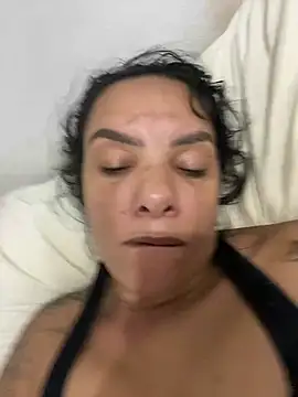 Snapshot of briannaa557 chatting on February 6, 3:52 pm briannaa557 online show from February 6, 3:52 pm