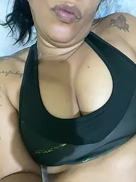 Snapshot of briannaa557 chatting on February 23, 3:24 am briannaa557 online show from February 23, 3:24 am