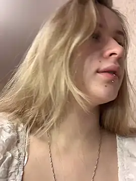 Snapshot of Sweet_white_chocolate chatting on January 31, 5:30 am Sweet white chocolate online show from January 31, 5:30 am