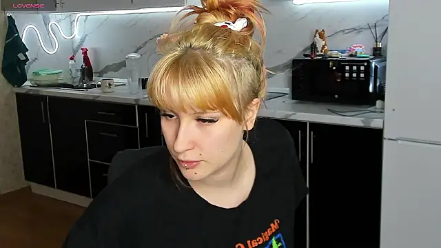 Sweet white chocolate online show from March 4, 9:10 pm