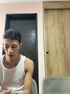 Snapshot of Angel_xxx chatting on June 3, 11:32 pm Angel xxx online show from June 3, 11:32 pm