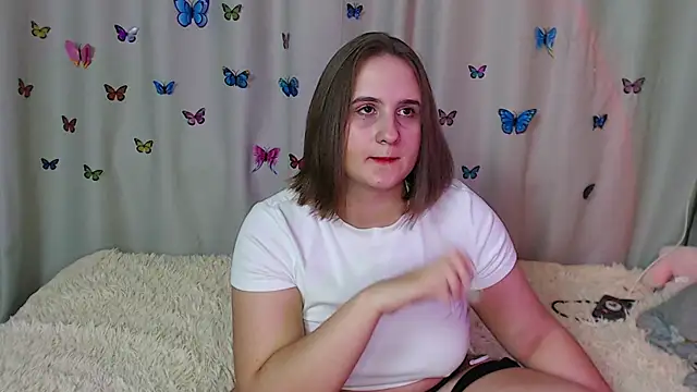 Snapshot of Phantommira chatting on January 7, 9:46 pm Phantommira online show from January 7, 9:46 pm