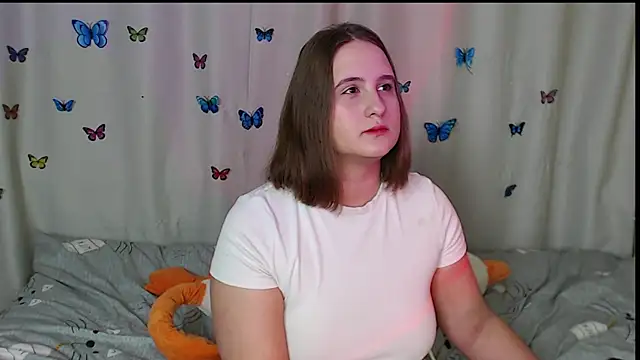 Snapshot of Phantommira chatting on February 18, 8:47 pm Phantommira online show from February 18, 8:47 pm