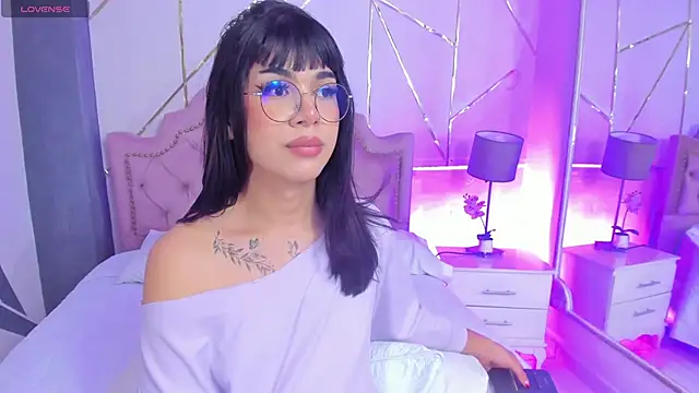 Snapshot of RoseCassie chatting on January 30, 7:15 pm RoseCassie online show from January 30, 7:15 pm