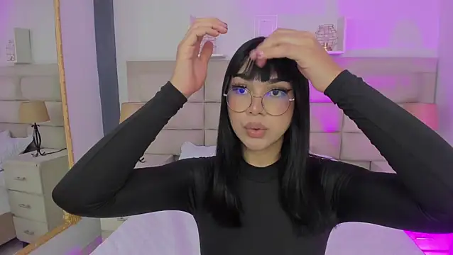 Snapshot of RoseCassie chatting on February 9, 3:56 pm RoseCassie online show from February 9, 3:56 pm