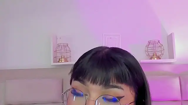 Snapshot of RoseCassie chatting on February 20, 7:30 pm RoseCassie online show from February 20, 7:30 pm