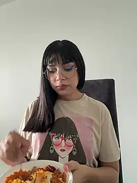 Snapshot of RoseCassie chatting on March 9, 8:10 pm RoseCassie online show from March 9, 8:10 pm