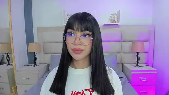 Snapshot of RoseCassie chatting on March 13, 3:50 pm RoseCassie online show from March 13, 3:50 pm