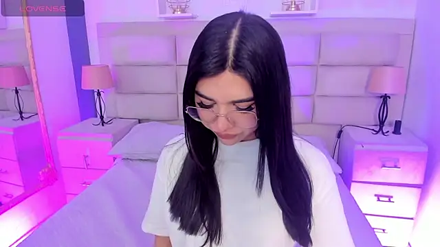 Snapshot of RoseCassie chatting on September 9, 12:37 pm RoseCassie online show from September 9, 12:37 pm