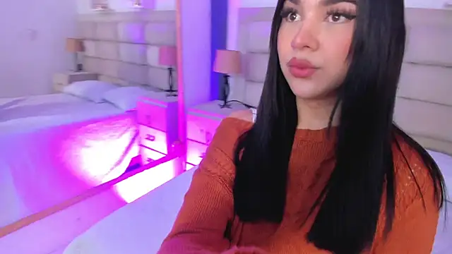 Snapshot of RoseCassie chatting on September 20, 1:56 pm RoseCassie online show from September 20, 1:56 pm