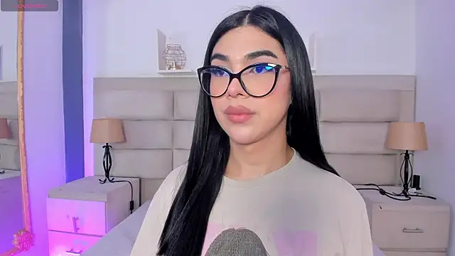 Snapshot of RoseCassie chatting on October 5, 12:58 pm RoseCassie online show from October 5, 12:58 pm