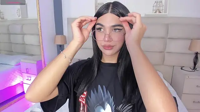 Snapshot of RoseCassie chatting on October 11, 1:42 pm RoseCassie online show from October 11, 1:42 pm