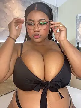 Snapshot of AinaraJimenez chatting on May 18, 8:03 pm AinaraJimenez online show from May 18, 8:03 pm