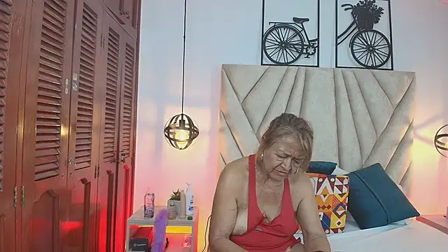 Snapshot of Valentinadiazz1 chatting on March 13, 10:32 pm Valentinadiazz1 online show from March 13, 10:32 pm