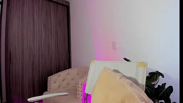 Sara Leblanc online show from March 10, 2:44 pm