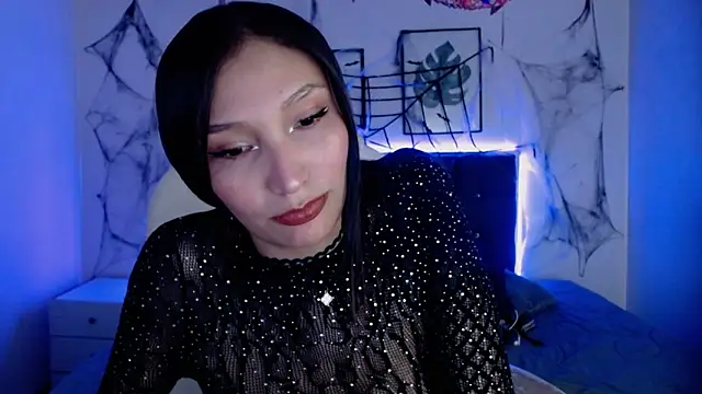 mia collens online show from October 31, 3:18 am