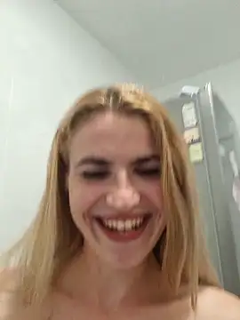 Snapshot of Anne-Mo chatting on October 6, 6:49 pm Anne-Mo online show from October 6, 6:49 pm