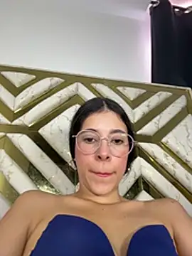 Snapshot of evaFiore chatting on July 7, 8:13 pm evaFiore online show from July 7, 8:13 pm