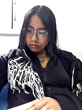 Snapshot of Katta_ossa chatting on March 2, 1:51 pm Katta ossa online show from March 2, 1:51 pm