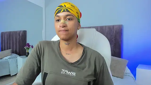 Snapshot of Dominick_jones chatting on February 12, 11:30 pm Dominick jones online show from February 12, 11:30 pm