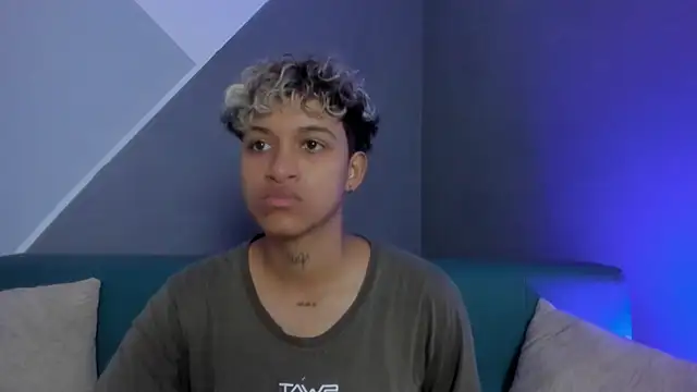 Snapshot of Dominick_jones chatting on February 28, 4:42 pm Dominick jones online show from February 28, 4:42 pm