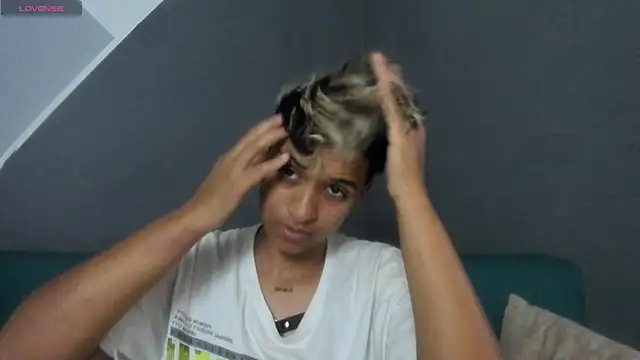 Snapshot of Dominick_jones chatting on March 3, 6:44 pm Dominick jones online show from March 3, 6:44 pm