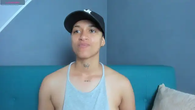 Snapshot of Dominick_jones chatting on March 6, 5:22 pm Dominick jones online show from March 6, 5:22 pm