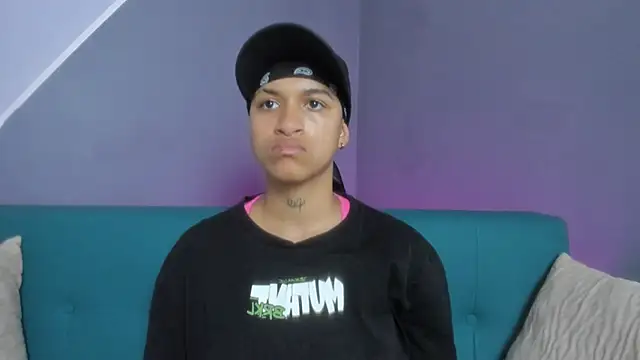 Snapshot of Dominick_jones chatting on March 21, 6:51 pm Dominick jones online show from March 21, 6:51 pm