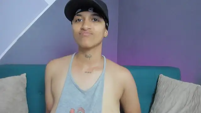 Snapshot of Dominick_jones chatting on March 21, 9:56 pm Dominick jones online show from March 21, 9:56 pm